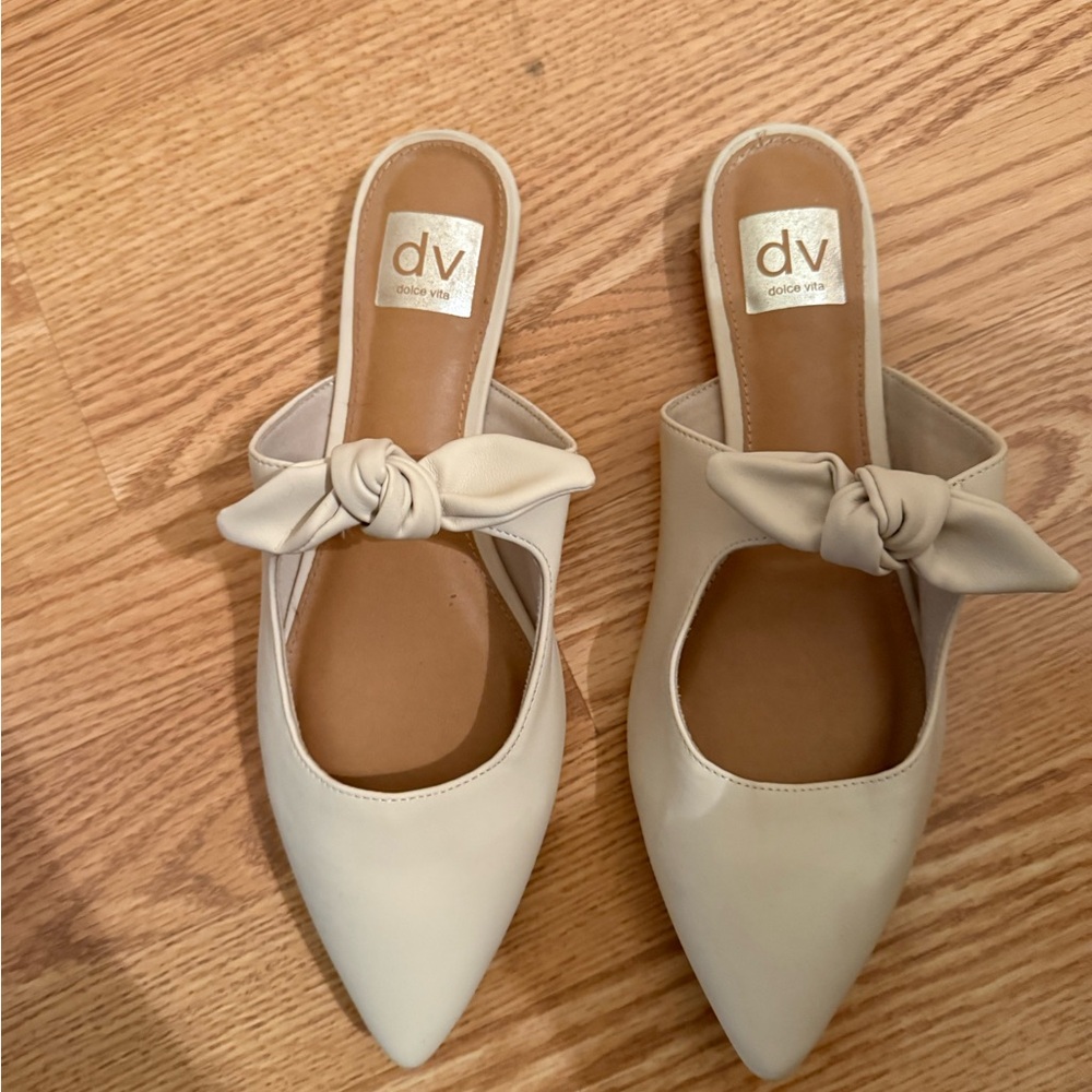 DV by Dolce Vita Women's Cream Mules with Bow